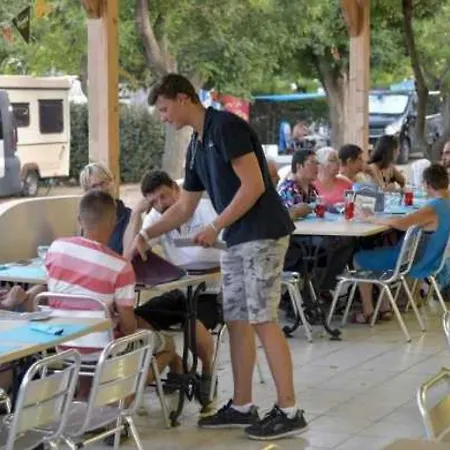 Camping 3 Etoiles - Piscine - Eehfig Vic-la-Gardiole